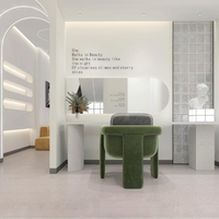 Design d'intérieur de boutique de luxe pour la décoration de salon de beauté, station de coiffure personnalisée avec miroir, mobilier de salon de beauté
