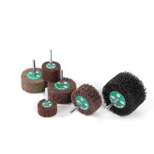 Roues à lamelles non tissées en oxyde d'aluminium multi-usages de haute qualité montées sur arbre pour outil abrasif de ponçage du bois Discotelsisal Srl - Product Image 1