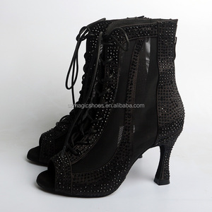 Chaussures de danse latine sociale d'intérieur haut de gamme pour femmes enseignantes bottes de danse à talons hauts personnalisées pour la <span class=keywords><strong>salsa</strong></span> jazz - Product Image 2