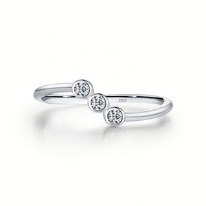 Ensemble de bijoux en moissanite classique et élégant, personnalisable en gros, avec placage en rhodium - Cadeau de mariage, de fiançailles ou d'anniversaire - Product Image 4