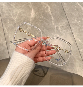 Lunettes pour <span class=keywords><strong>femmes</strong></span> à monture carrée noire, style essentiel pour visage épuré, monture surdimensionnée style <span class=keywords><strong>affiche</strong></span>, protection anti-lumière bleue - Product Image 2