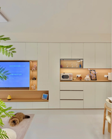 Meuble mural de divertissement moderne sur mesure, unité de rangement TV multi-portes et tiroirs, mobilier sur mesure pour projets d'aménagement intérieur
