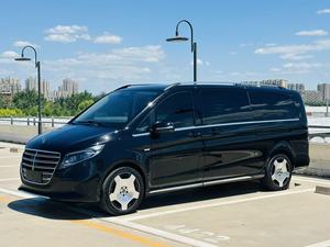 Voiture d'<span class=keywords><strong>occasion</strong></span> <span class=keywords><strong>Mercedes</strong></span>-Benz V-Class V300L 2024, version luxe à empattement long, MPV avec hybride léger 48V et autonomie de 500 km, presque neuve - Product Image 1