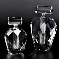 Flacon de parfum carré en verre cristal fait main Crystal Coast avec logo personnalisé, col en métal, design gravé, capacité 6 ml, plat