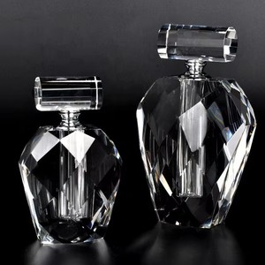 Luxury K9 Crystal Handmade Engraved Clear Crystal <b>Perfume</b> Bottle with <b>Love</b> Theme for Wedding Decoration and Gift - Product Image 1