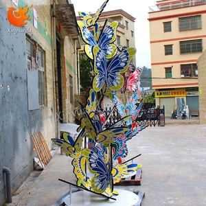 Grande sculpture extérieure personnalisée en <span class=keywords><strong>papillon</strong></span> Décoration de jardin en acier inoxydable Ornements de sol peints perforés pour paysage urbain - Product Image 3