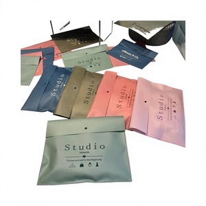 Bolsa de Embalaje para Ropa de Moda, No Tejida, con Logotipo Personalizado LUOKAI RBD-022 2026, de Alta Calidad y Ecológica - Product Image 2