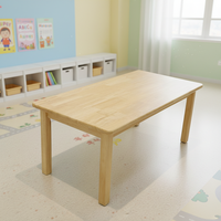 Ensemble de meubles écologiques en bois massif de couleur bois naturel pour la sécurité des enfants en âge préscolaire, tables et chaises de maternelle