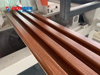 Innendekoration PVC WPC dekorative Verkleidung Geriffelte Wand paneel herstellungs maschine Holzwand paneel extruder maschine