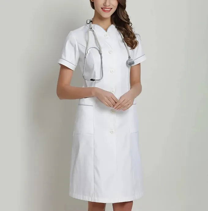 Yeni moda tıbbi laboratuvar mont özel etiket toptan fiyatlar müşteri Logo nakış hastane üniformaları ile Custmomize Logo