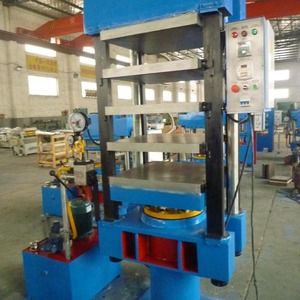 เครื่องอัดไฮดรอลิกแบบสี่คอลัมน์สี่คาน 380 โวลต์ พร้อมมอเตอร์ ปั๊ม PLC และลูกปืน สำหรับใช้งานในอุตสาหกรรม - Product Image 1