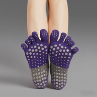 Chaussettes de sport personnalisées pour femmes, couleur unie, fendues, à la mode, avec cinq orteils, en silicone, antidérapantes, pour trampoline, yoga, pilates, entraînement, danse