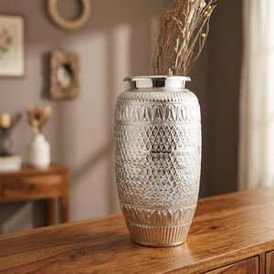 Vase de mariage moderne en laiton plaqué argent fait à la main - Product Image 2