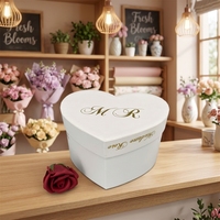 Fabricant chinois OEM, logo personnalisé, boîtes à fleurs en forme de cœur en matériaux recyclés blancs, roses éternelles avec gaufrage
