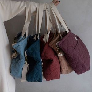 Sac à bandoulière matelassé en coton pour maman et bébé, avec logo personnalisé, pour le voyage, organisateur de couches, sac fourre-tout pour usage quotidien, vente en gros - Product Image 3