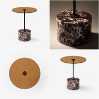 Table d'appoint en marbre violet-rouge naturel avec plateau en verre fumé, base sculpturale en forme de tambour, mobilier de salon moderne et luxueux, personnalisable