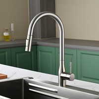 Évier de cuisine en cuivre avec robinet extractible pivotant en or brossé pour lavage de légumes et vaisselle, eau chaude et froide, idéal pour les stations de lavage