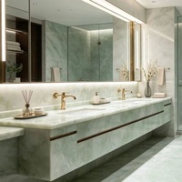 Comptoir de cuisine et salle de bain en onyx vert, texture jade naturelle translucide, résine moderne de luxe, taille sur mesure