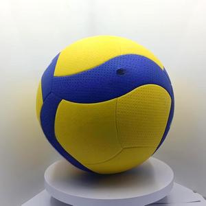 ลูกวอลเลย์บอลสำหรับฝึกซ้อมระดับมืออาชีพ ขนาด 5 ผลิตจากวัสดุ PU สัมผัสนุ่ม ใช้ได้ทั้งในร่มและกลางแจ้ง - Product Image 4