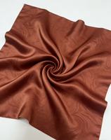 Tissu floral satiné double face effet acétate, toucher soyeux, en polyester crêpe, motif tricoté brossé, pour femme
