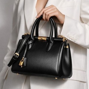 Bolso Tote Clásico de Cuero PU Marrón Oscuro, Bolso de Mano para Mujer con Detalle de Cierre Dorado, Correa Desmontable para el Trabajo y Viajes - Product Image 4