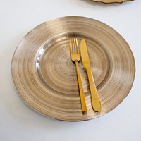 Assiette de service en verre texturé doré ZK260096, assiette ronde moderne à bordure filetée, assiette décorative pour la mise en place de la table