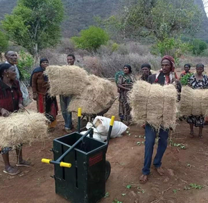 Mini Enfardadora Redonda Motorizada de Heno, Alta Productividad - Product Image 6