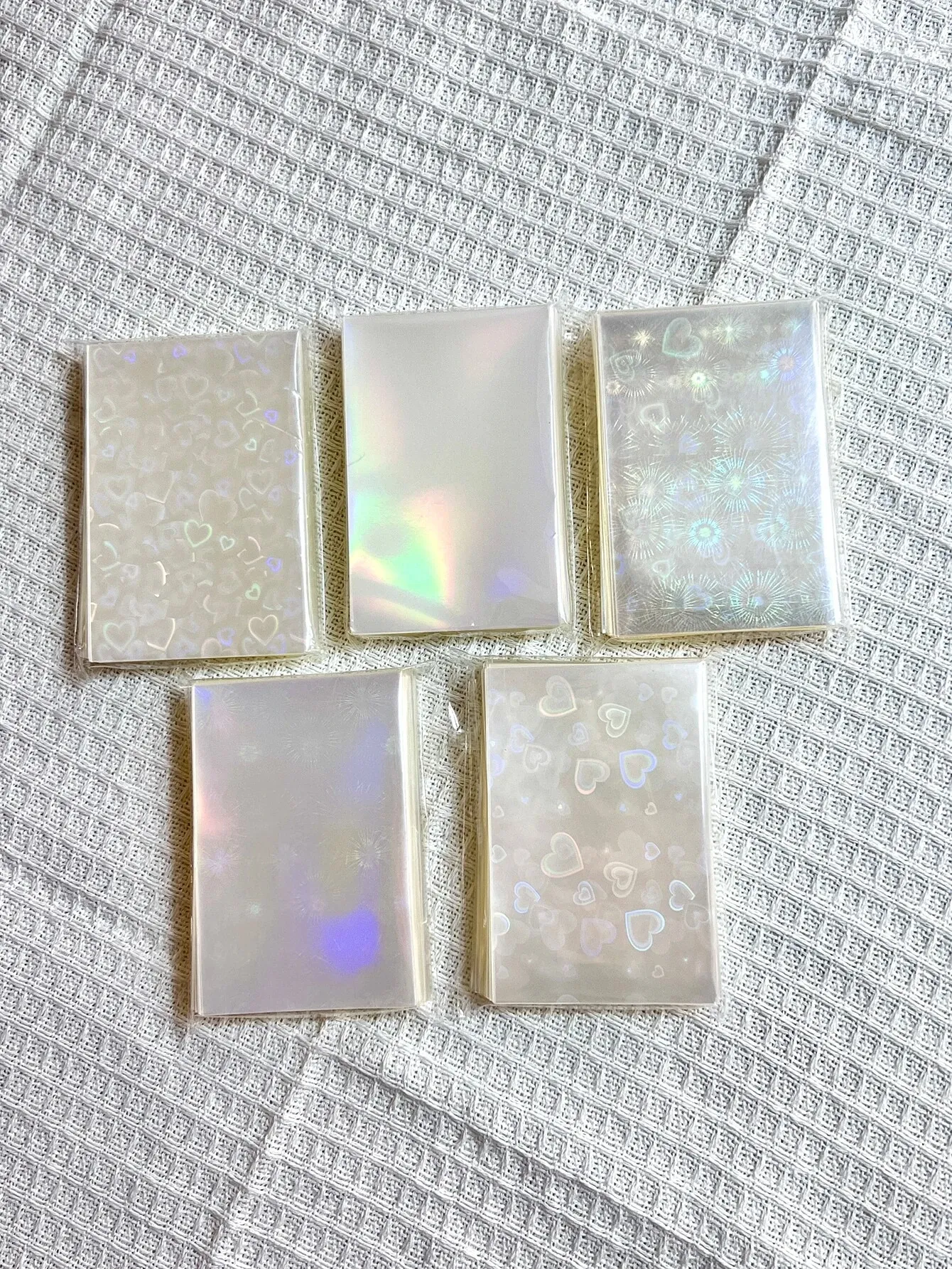 New Release Top Sell Rainbow Laser Flashing Card Film Holographic Clear Card Shinning Sleeve Gaming Card Protector Sleeve