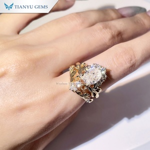 Tianyu đá quý tùy chỉnh thực hiện 7x9mm 2ct DEF VS1 hình bầu dục moissanite kim cương 14k Rắn vàng vàng trang sức nhẫn Set vương miện thiết kế cho phụ nữ - Product Image 3