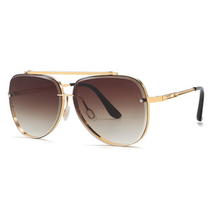 2025 nuovi <span class=keywords><strong>occhiali</strong></span> <span class=keywords><strong>da</strong></span> <span class=keywords><strong>sole</strong></span> alla moda pilota in metallo stile Street Anti-UV400 uomo <span class=keywords><strong>donna</strong></span> marca di design in metallo <span class=keywords><strong>occhiali</strong></span> <span class=keywords><strong>da</strong></span> <span class=keywords><strong>sole</strong></span> tondi - Product Image 4