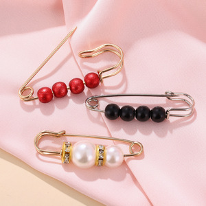 Faux Pearl <b>Scarf</b> Clip Alloy Brooch <b>Red</b> Black White Round Geometric Unisex Garment Pin Winter 2024 Yiwu Origin - Product Image 1