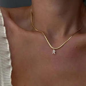 Collier Initial pour femme, petite lettre Bling, chaîne ras du cou, couleur or, acier inoxydable massif, pendentif de collier superposé, A-Z