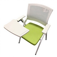 Chaise de conférence pliable en maille avec tablette d'écriture et accoudoirs - Configuration table-chaise tout-en-un pour salles de réunion