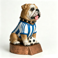 Personalisierte Logo-Harz-Bulldoggen-Fußballtrophäe-Figur mit Fußballuniform und Wackelkopf, Mini-Fußball, Sportverein-Souvenir-Geschenk