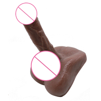 Muñeco de torso masculino realista con dildo grande y ano para masturbación femenina y gay.