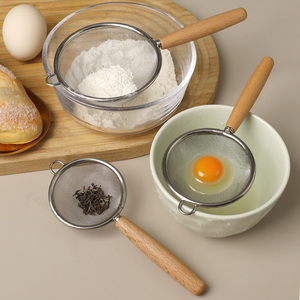 Lot de 3 passoires de cuisine en maille, écumoire à <span class=keywords><strong>huile</strong></span> en acier inoxydable avec manche en bois, filtre à farine, outil de pâtisserie - Product Image 4