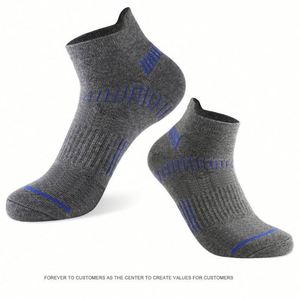 Chaussettes de sport en gros pour hommes, chaussettes de fitness d'extérieur, chaussettes de course professionnelles quatre saisons, vente chaude - Product Image 3