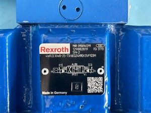 R900961299 4WRZE10W8-25-7X/6EG24N9EK31/F1D3M Distributeur directionnel proportionnel 25L/min 315Bar pour hydraulique industrielle - Product Image 4