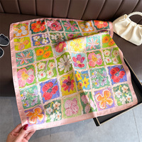 Écharpe carrée de style coréen à imprimé floral pour femme, châle d'été de luxe en polyester, protection solaire, foulard de mode haut de gamme