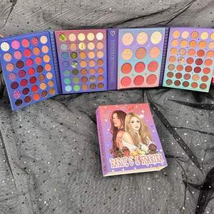 Palette Ombretti KG <span class=keywords><strong>Shakira</strong></span> 117 Colori, Quattro Tonalità, Perlato Opaco, Illuminante, Blush, Glitter, Stile Ultramo - Product Image 4