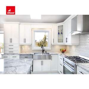 Personalizza i Tuoi Esclusivi Mobili da Cucina con Ante in Vetro, Isola in Marmo: una Cucina Calda e Accogliente che Riemette i Ricordi di Casa - Product Image 4