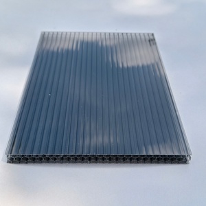 Feuille creuse en <span class=keywords><strong>polycarbonate</strong></span> PC noir, feuille d'endurance en <span class=keywords><strong>polycarbonate</strong></span> nid d'abeille transparente, feuille transmettant la lumière à effet de serre - Product Image 3