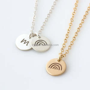 Collana a disco arcobaleno in acciaio inox oro 18K personalizzato mamma mamma Baby nome collane incise - Product Image 5