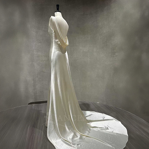 Robe de mariée sirène moderne et brillante NT60 en satin à une épaule avec appliques florales en cristal et jupe longue - Product Image 2