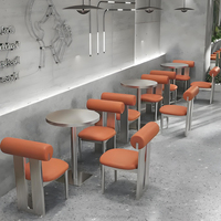Tables murales modernes en acier inoxydable sur mesure pour restaurants, cafés, bars - Écologiques et résistantes à l'eau