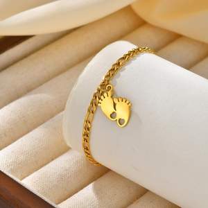 Tobilleras de dijes de pies de bebé pequeños de alta calidad, <span class=keywords><strong>tobillera</strong></span> colgante con forma de pie chapado en oro de acero inoxidable, regalos - Product Image 3