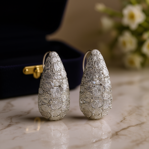 Pendientes de Oro Blanco con Diamantes en Forma de Gota, Corte Brillante Redondo, Engaste de Garra, Joyería Fina de Lujo para Mujer, para Boda - Product Image 2