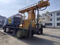 Foreuse hydraulique diesel multifonctionnelle montée sur camion pour le forage de puits miniers et d'eau
