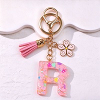 Porte-clés en résine rose en forme de fleur avec alphabet, 26 lettres, pompon et paillettes, pour sac à main femme, vente en gros