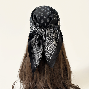 Hijab en mousseline pour femme, imprimé floral, longue écharpe légère pour usage quotidien, motif blanc et noir - Product Image 3